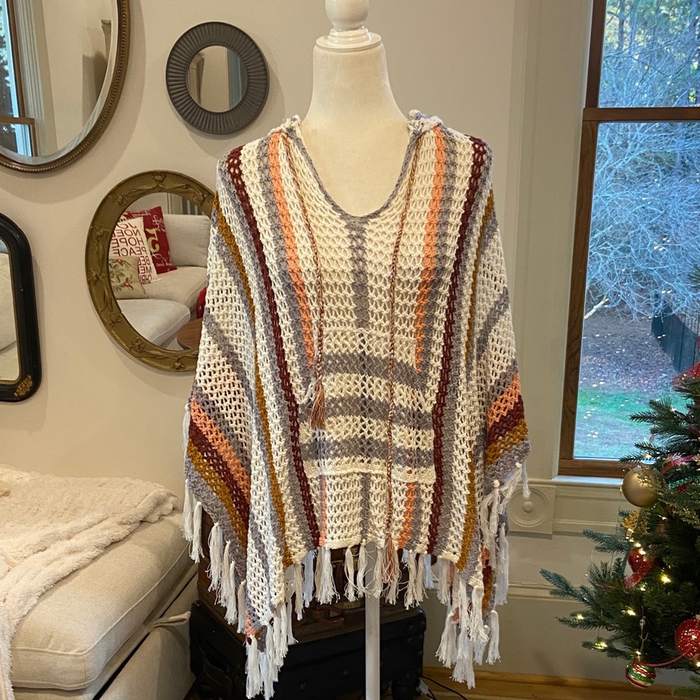 NWT Francesca's Collections Multicolor Knit Poncho One Size